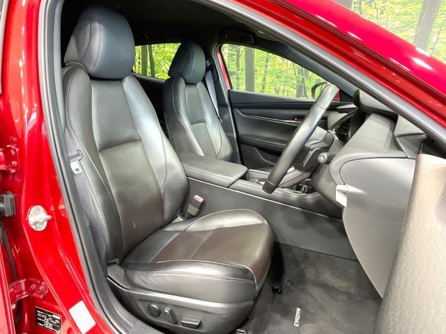 MAZDA3 FASTBACK