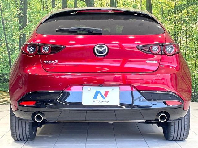 MAZDA3 FASTBACK