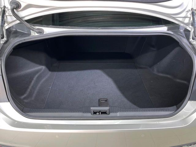 CROWN sedan hybrid