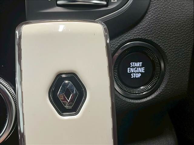 RENAULT MEGANE hatchback