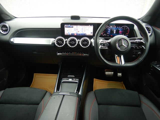 MERCEDES BENZ GLB