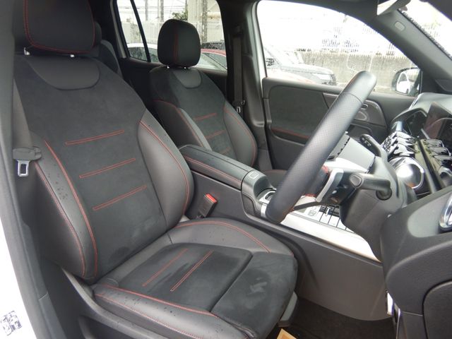 MERCEDES BENZ GLB
