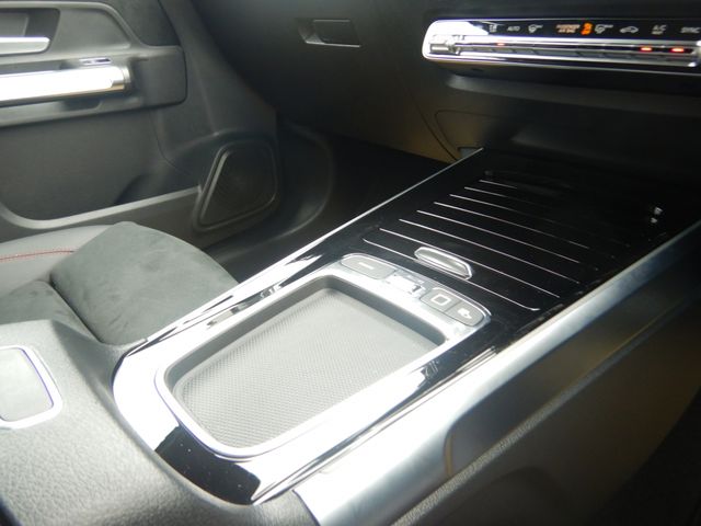 MERCEDES BENZ GLB