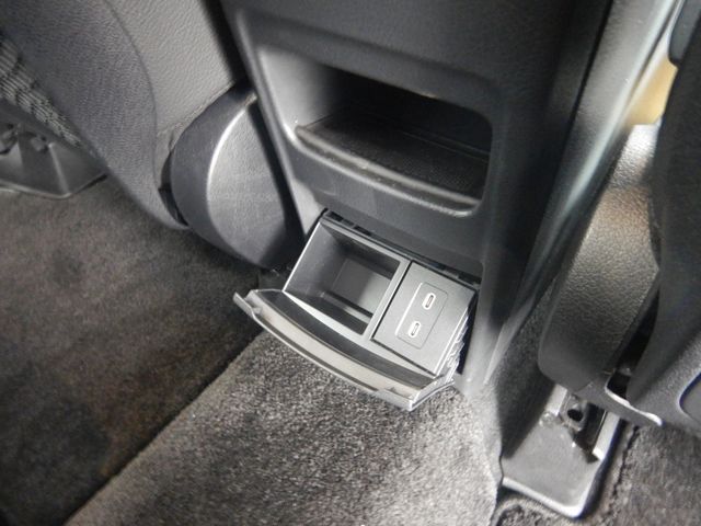 MERCEDES BENZ GLB