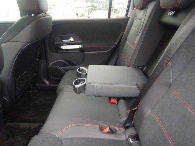 MERCEDES BENZ GLB