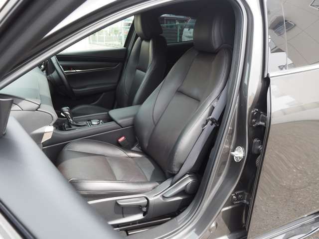 MAZDA3 FASTBACK