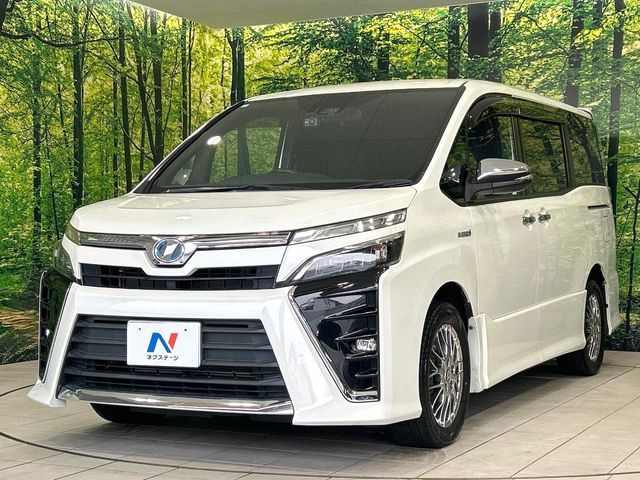 VOXY HYBRID