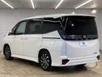 VOXY HYBRID