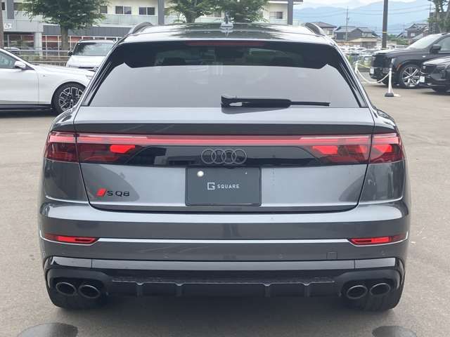 AUDI SQ8