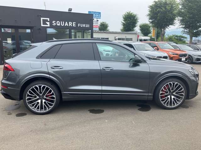 AUDI SQ8