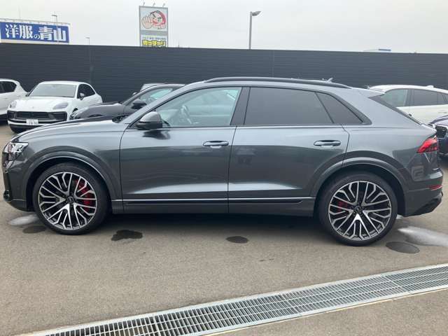 AUDI SQ8