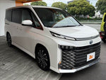 VOXY HYBRID