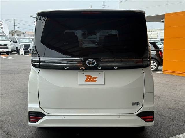 VOXY HYBRID
