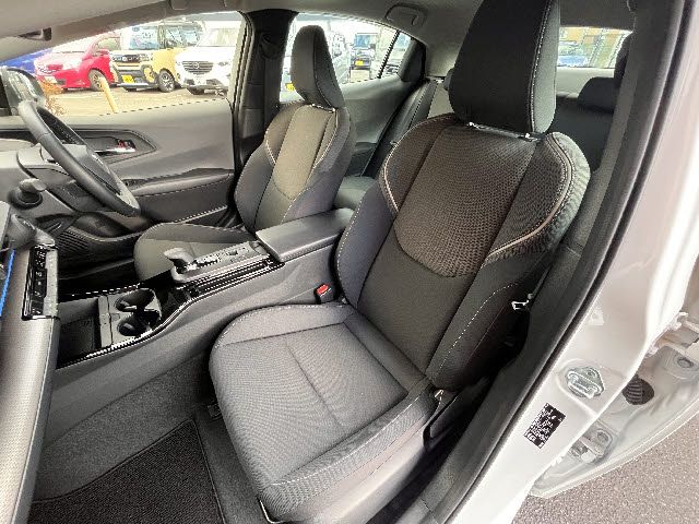PRIUS 4WD