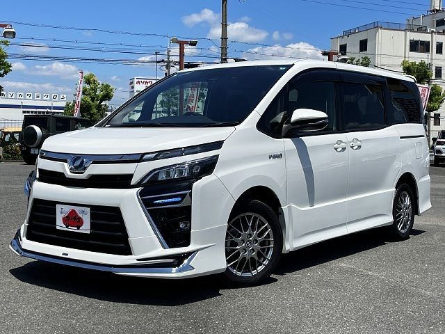 VOXY HYBRID