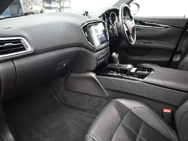 MASERATI GHIBLI Sedan