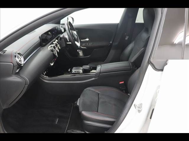 MERCEDES BENZ CLA Shooting Brake