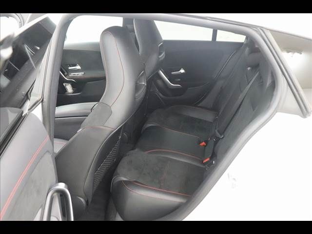 MERCEDES BENZ CLA Shooting Brake