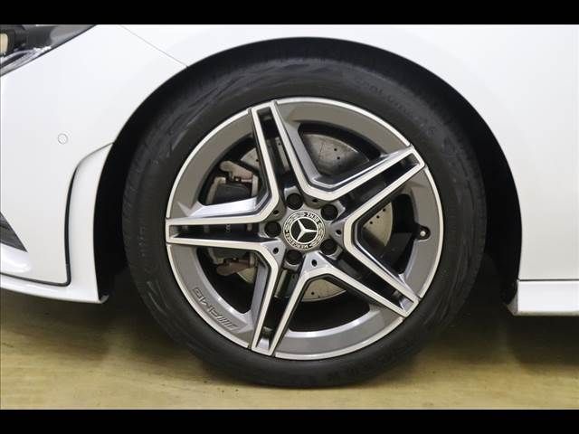 MERCEDES BENZ CLA Shooting Brake