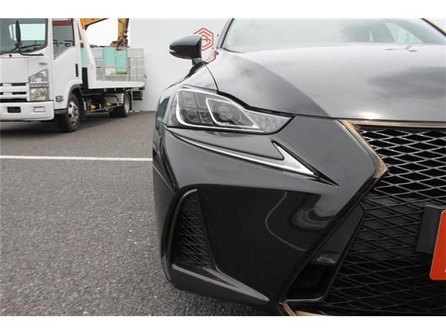 LEXUS IS300