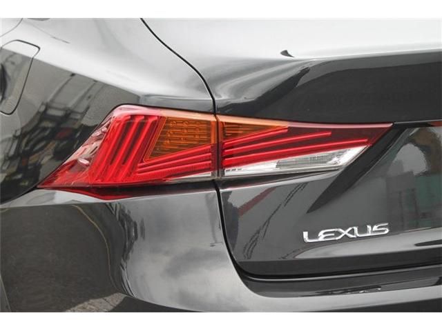 LEXUS IS300
