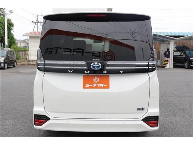 VOXY HYBRID