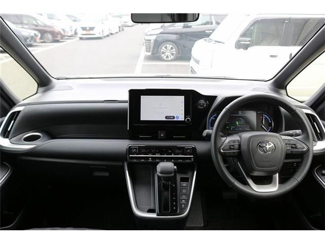 VOXY HYBRID