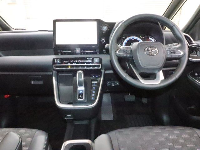 VOXY HYBRID