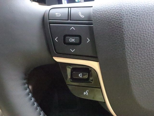 CROWN CROSSOVER