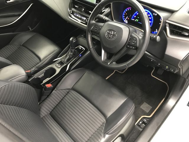 COROLLA sedan HYBRID 4WD