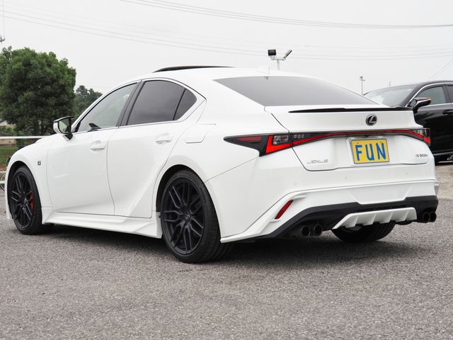 LEXUS IS300h