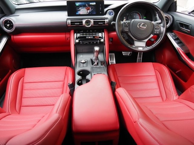 LEXUS IS300h