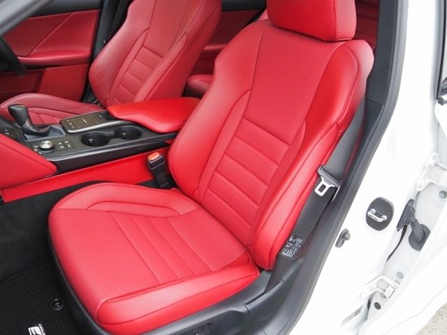 LEXUS IS300h