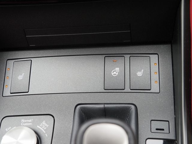 LEXUS IS300h