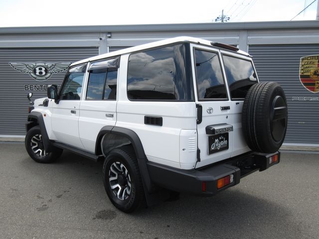 LANDCRUISER 70