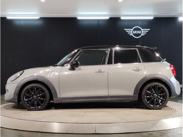 MINI COOPER SD 5DOOR