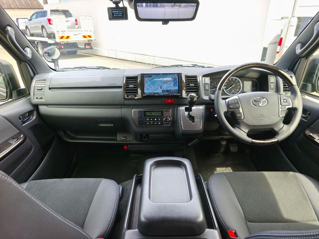 HIACE van 4WD