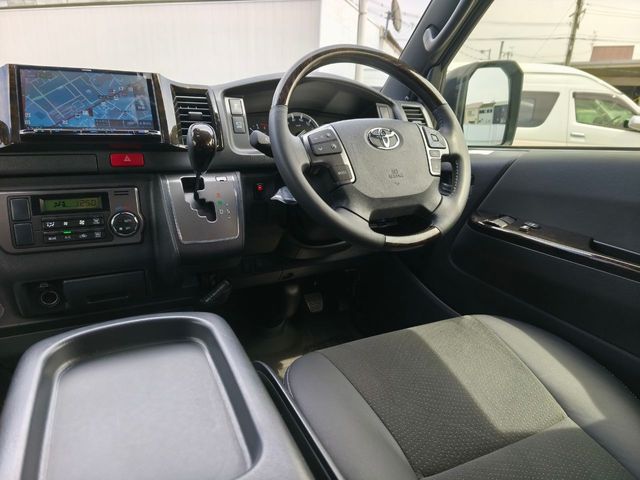 HIACE van 4WD