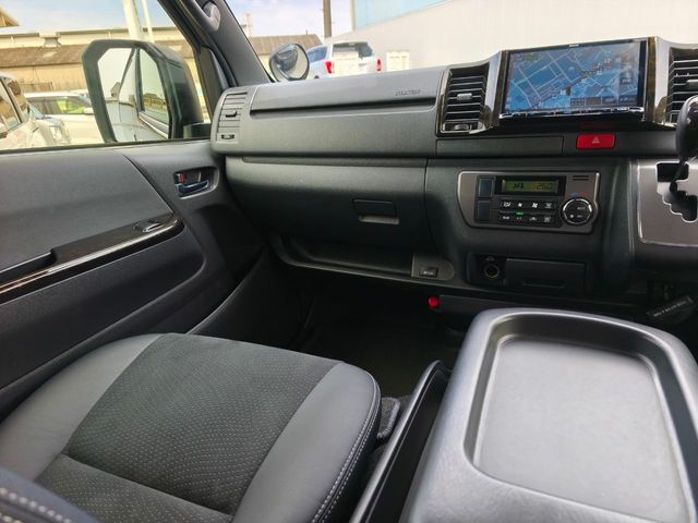 HIACE van 4WD
