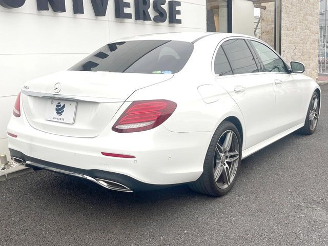 MERCEDES BENZ E class sedan