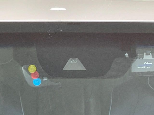 CROWN sedan hybrid