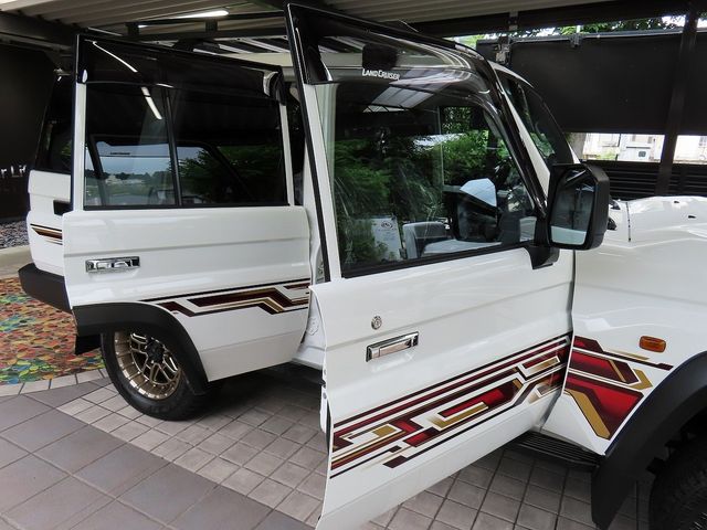 LANDCRUISER 70