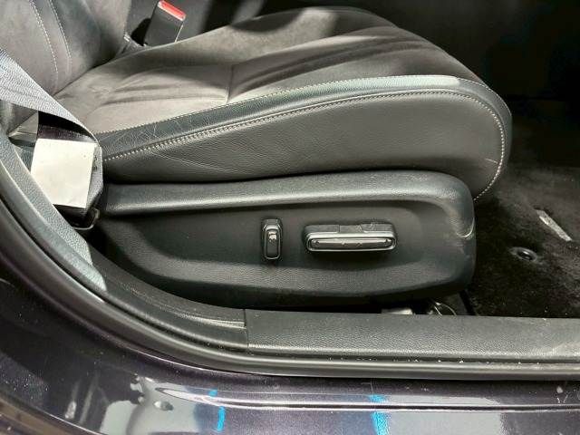 INSIGHT sedan