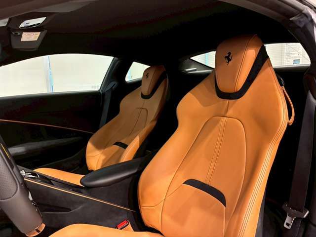 FERRARI Roma
