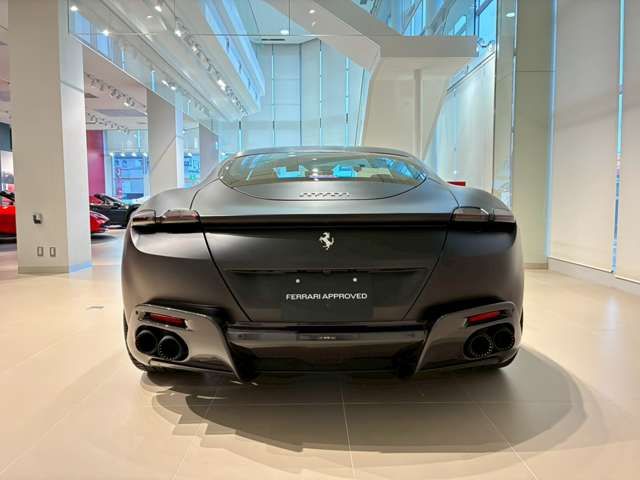 FERRARI Roma