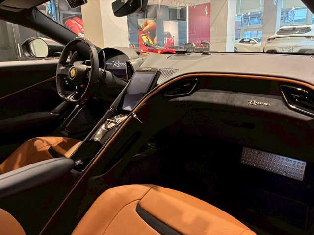 FERRARI Roma