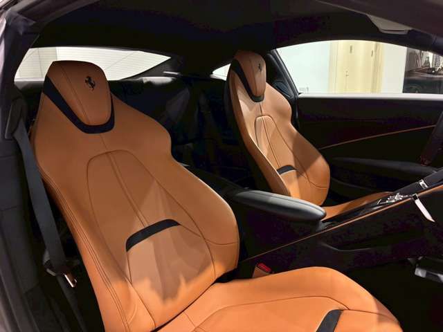 FERRARI Roma