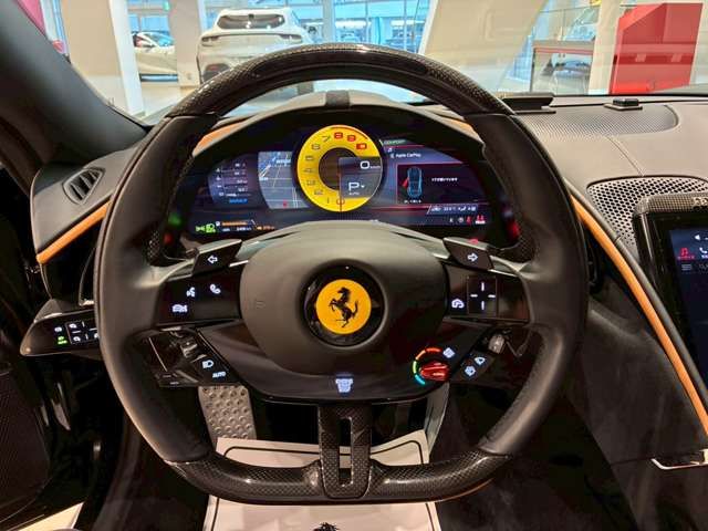 FERRARI Roma