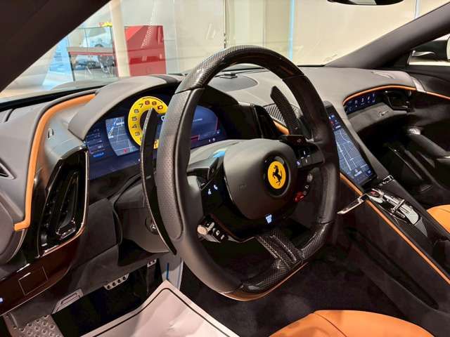 FERRARI Roma
