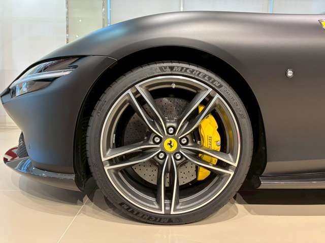 FERRARI Roma